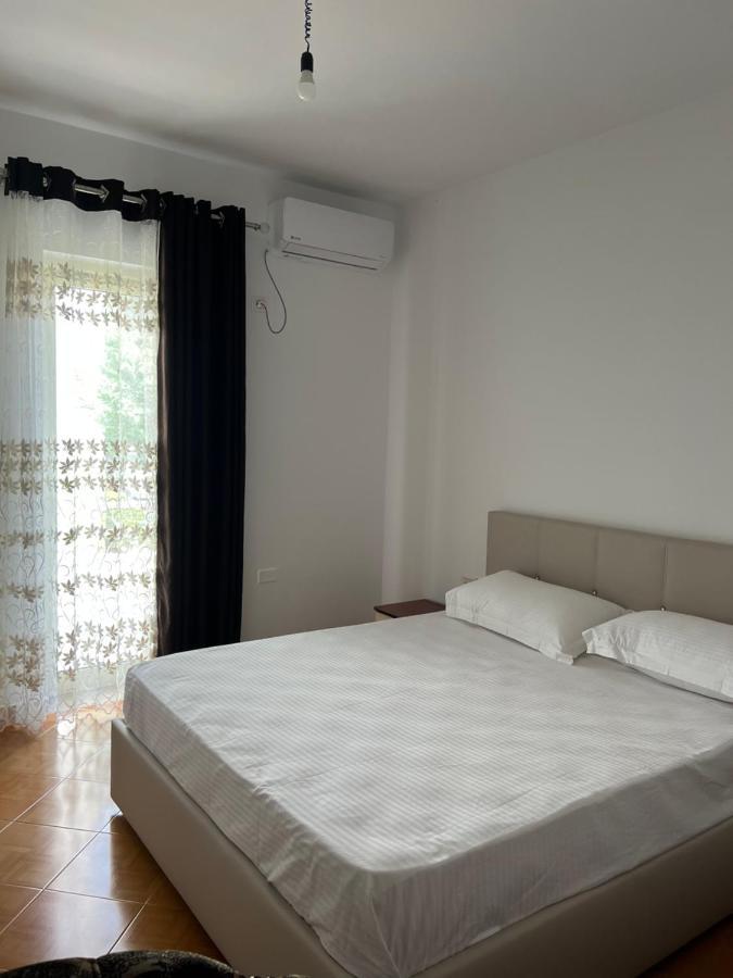Rooms For Rent Habipi Vlorë Exterior foto