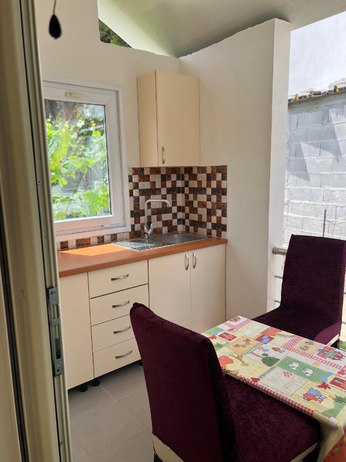 Rooms For Rent Habipi Vlorë Exterior foto